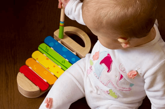 צעצועי תינוקות עם פחות פעולות - מדע - מדע פלוס
